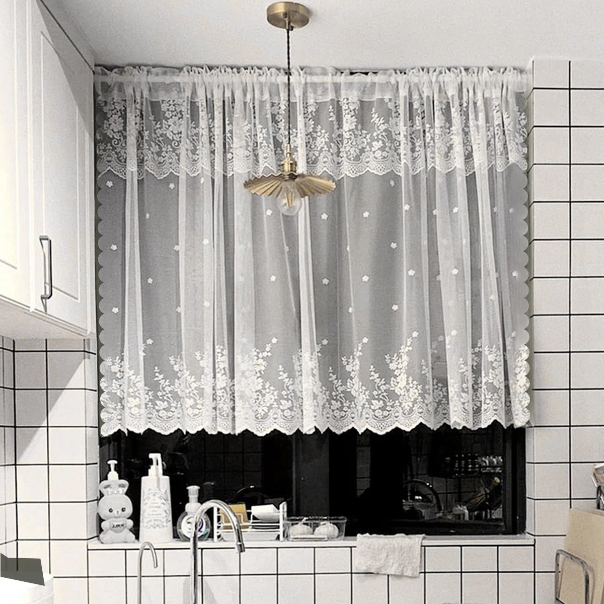 rideau fenêtre blanc dentelle florale motifs pointillés vintage décoratif cuisine chambre