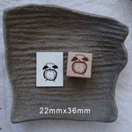 tampons bois illustratifs motifs horloge lampe outils simples scrapbooking