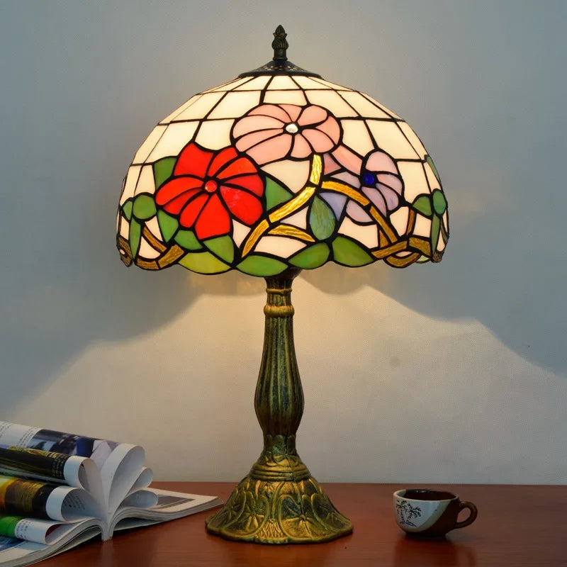 lampe table art nouveau multicolore motifs floraux tiffany abat jour vitrail base solide traditionnelle