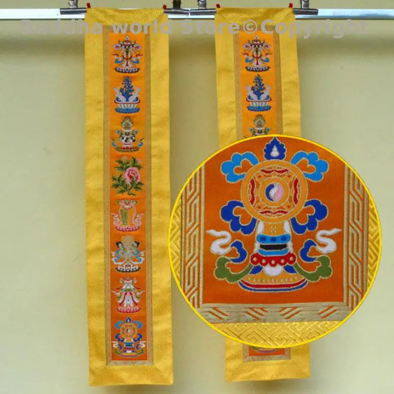 décoration murale rubans brodés multicolores motifs floraux clips métalliques traditionnels