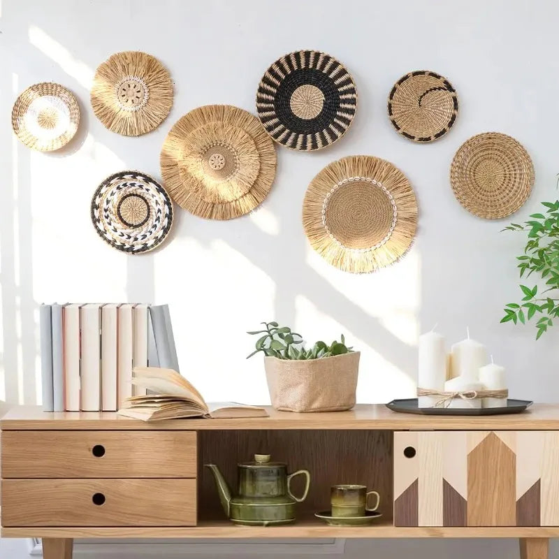 Assiettes décoratives boho tissées motifs géométriques naturel noir blanc fixations rondes