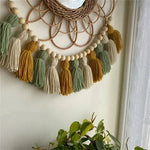 décoration murale boho dreamcatcher bois tassels beige vert moutarde blanc