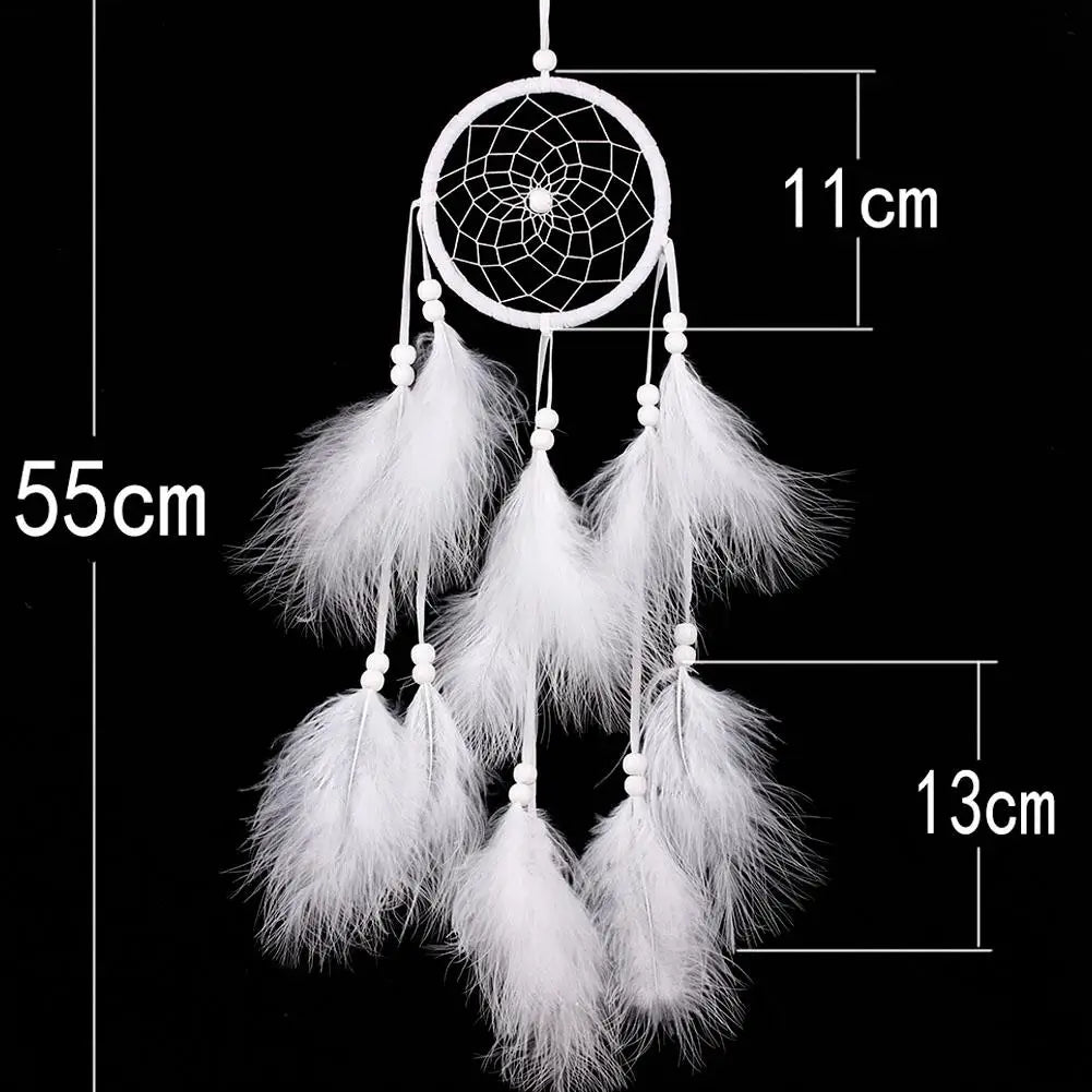 attrape rêves traditionnel blanc plumes blanches décoration maison amour pastorale matière organique
