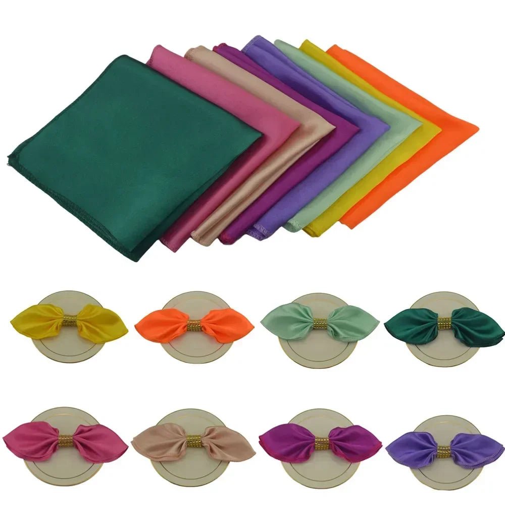 serviettes table vert rose bordeaux classiques anneaux dorés mariage anniversaire noël nhà hàng