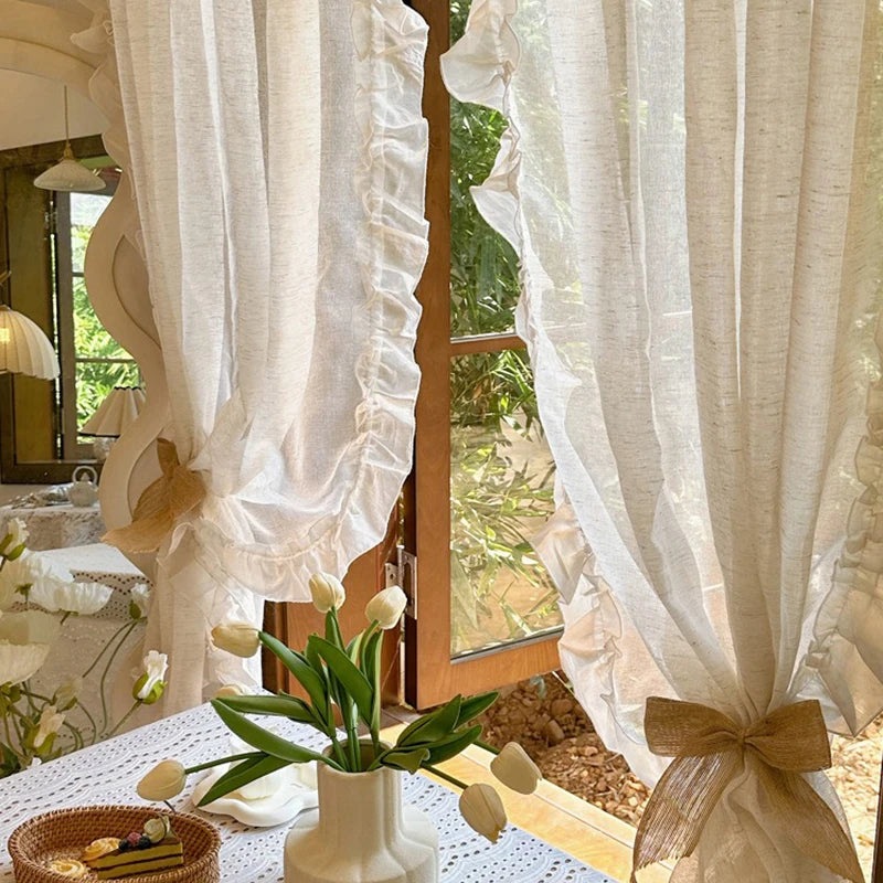 rideau blanc semi transparent classique romantique volants dorés salon chambre coucher