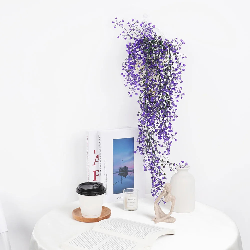 guirlande artificielle eucalyptus feuilles vertes petites fleurs violettes décoration intérieure murale jardin maison moderne