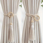 anneaux rideau moderne bohème bois pompons coton beige clair franges tissu uni