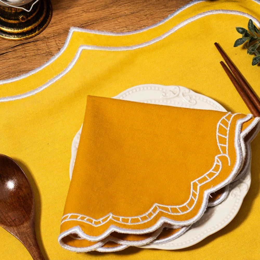 serviettes table tissu vert blanc bleu marine jaune bordures géométriques classiques respectueux environnement 40x40cm