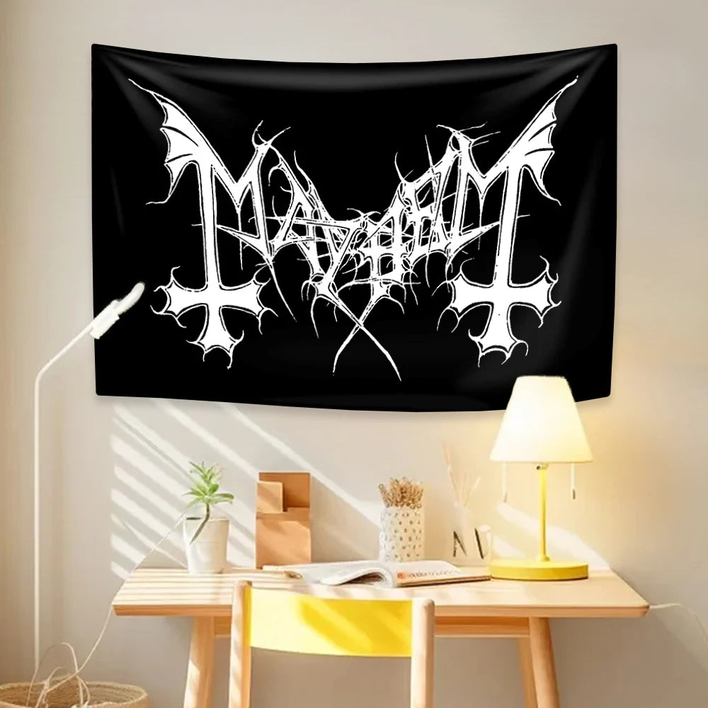 tapisserie gothique rock graphique croix silhouettes personnages châteaux squelettes noir blanc chambre decoration