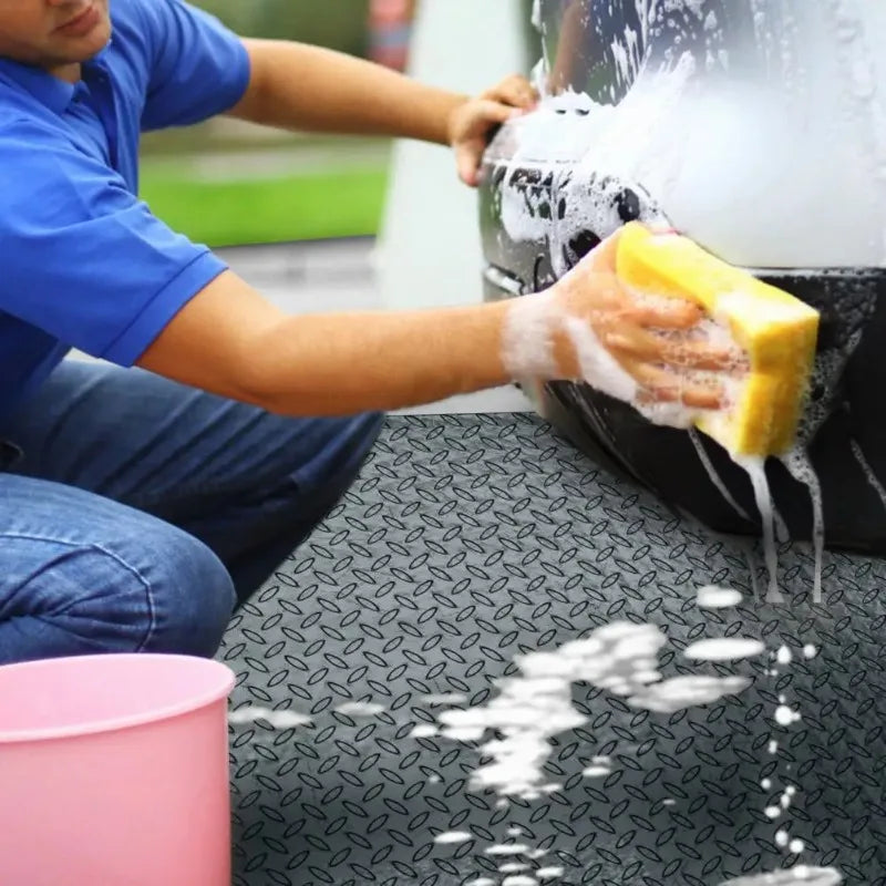 tapis sol pvc antidérapant texture diamantée gris moderne résistant corrosion salle sport parking voiture