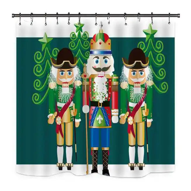 Rideau de douche avec un design de Casse-Noisette décoratif, un personnage fictif populaire de Noël, en costume avec un chapeau imprimé. Le rideau est utilisé comme fond pour une scène d'animation de jouet de Casse-Noisette pendant le jour de Noël. Il présente des détails de conception de costume artistique et est fait d'un matériau de haute qualité.