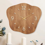 horloge murale bois marron aiguilles noires numeros blancs texture grunge moderne fixations quartz