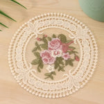 serviettes table brodées fleurs dentelées beige rose vert traditionnelles 12cm respectueuses environnement