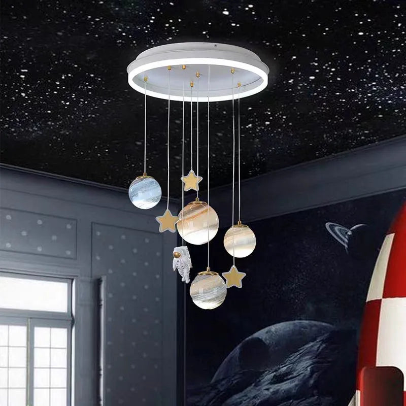 suspension lumineuse moderne boules marbrées étoiles dorées astronaute led blanc doré gris bleu marron