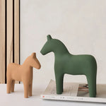 décorations maison figurines chevaux bois couleur marron rouille minimaliste moderne figurines chevaux vert forêt