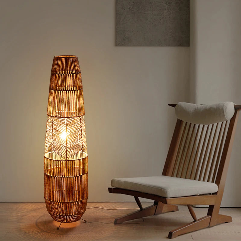 lampe sol led wicker moderne artisanale marron clair motifs géométriques basse consommation vintage