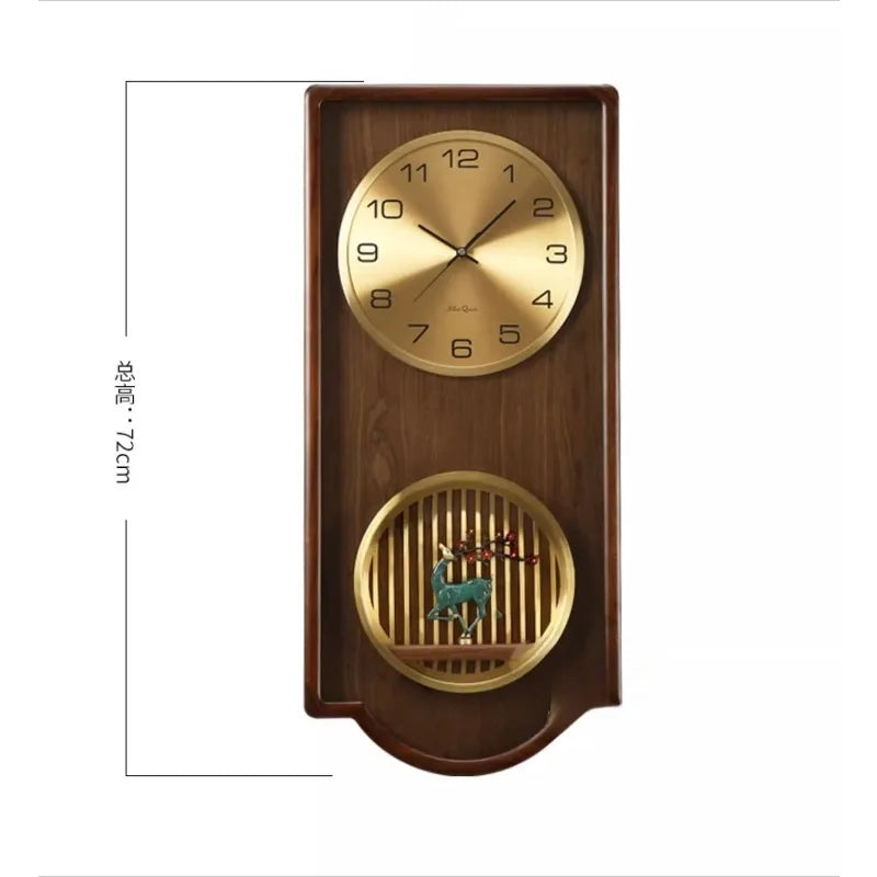horloge murale bois grainé classique or noir décor asiatique personnages animaux