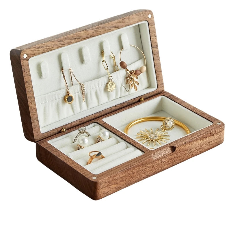boîte bijoux bois foncé tissu doux élégante colliers boucles doreilles bagues bracelets