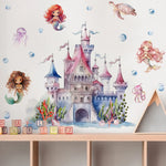 Application du sticker mural sur un mur de chambre enfant