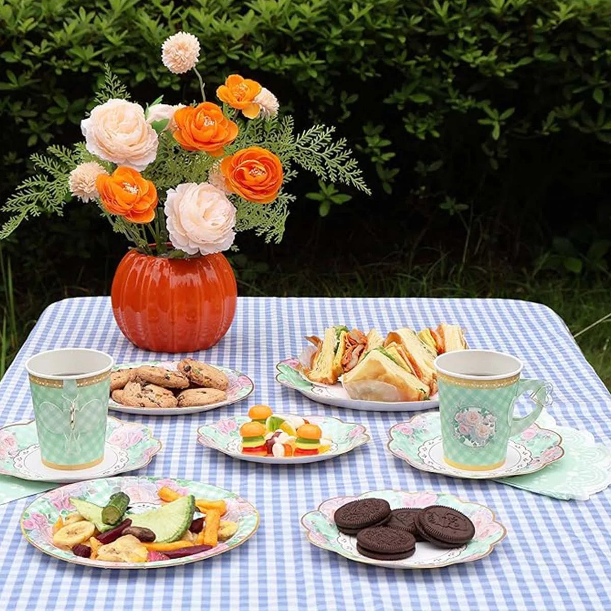 vaisselle jetable service thé ensemble 16 invités tasses assiettes serviettes fleurs roses vintage vert
