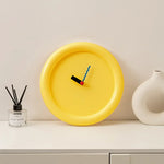 horloge murale moderne aiguilles originales minimaliste couleur jaune rouge bleu blanc
