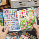 sticker créatif livre adhésif animaux objets symboles multicolore bleu diverse formes