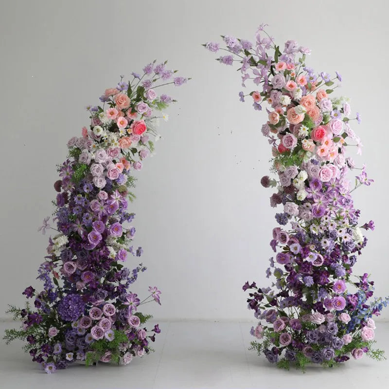 arches décoratives florales artificielles violettes roses romantiques mariageintérieur bouquets fleurs variées texturées