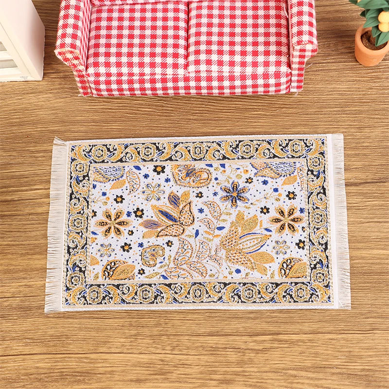 tapis miniature animaux nature ornements floraux motifs géométriques franges classique vert rouge
