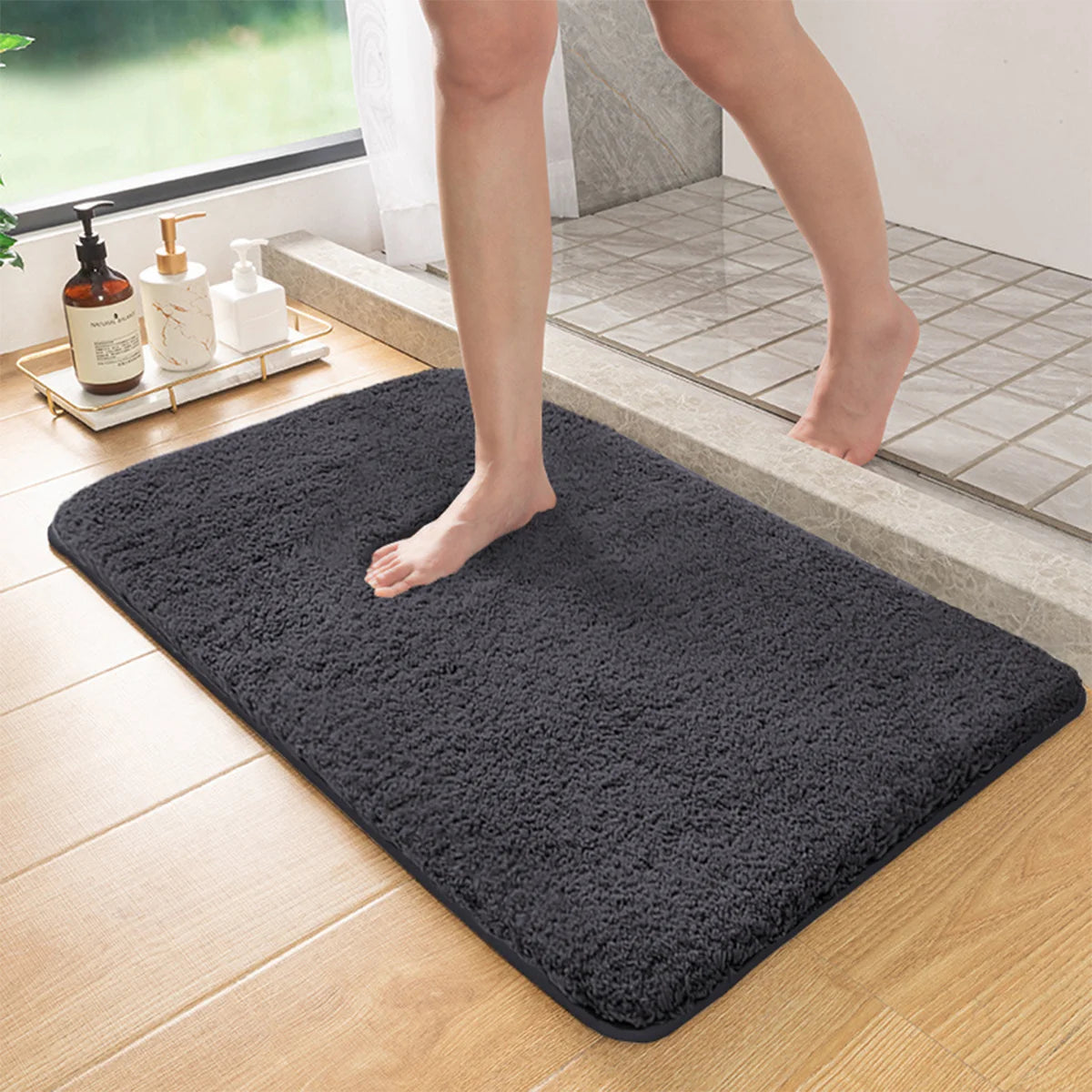tapis bain gris foncé absorbant doux moderne antidérapant polyester adhésif salle douche