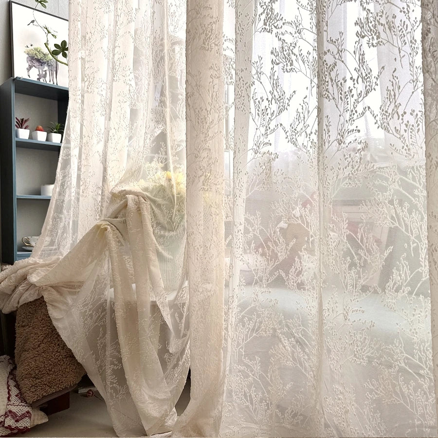 rideau semi transparent broderie florale classique romantique blanc crème chambre coucher decoration salon