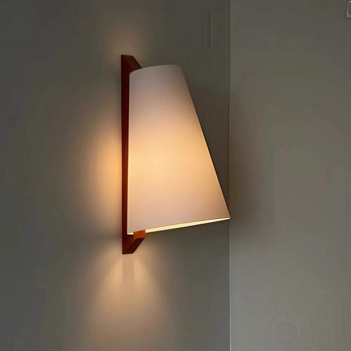 lampe murale moderne minimaliste abatjour blanc support marronclair éclairage quotidien mur applique unelampe LED