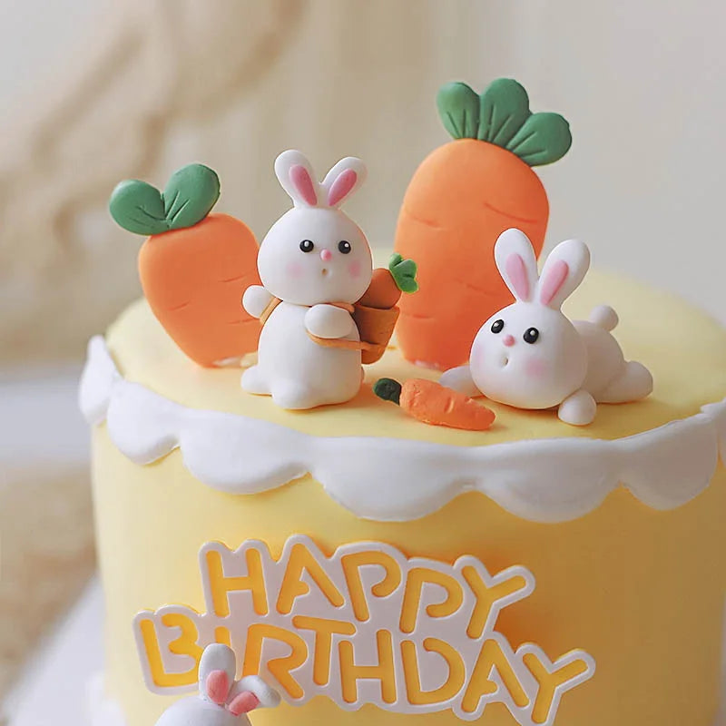 décoration gâteau forme lapin carotte anniversaire enfant festif orange vert blanc