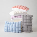 coussin puff grid doux blanc rose violet gris poignée confortable maison lit