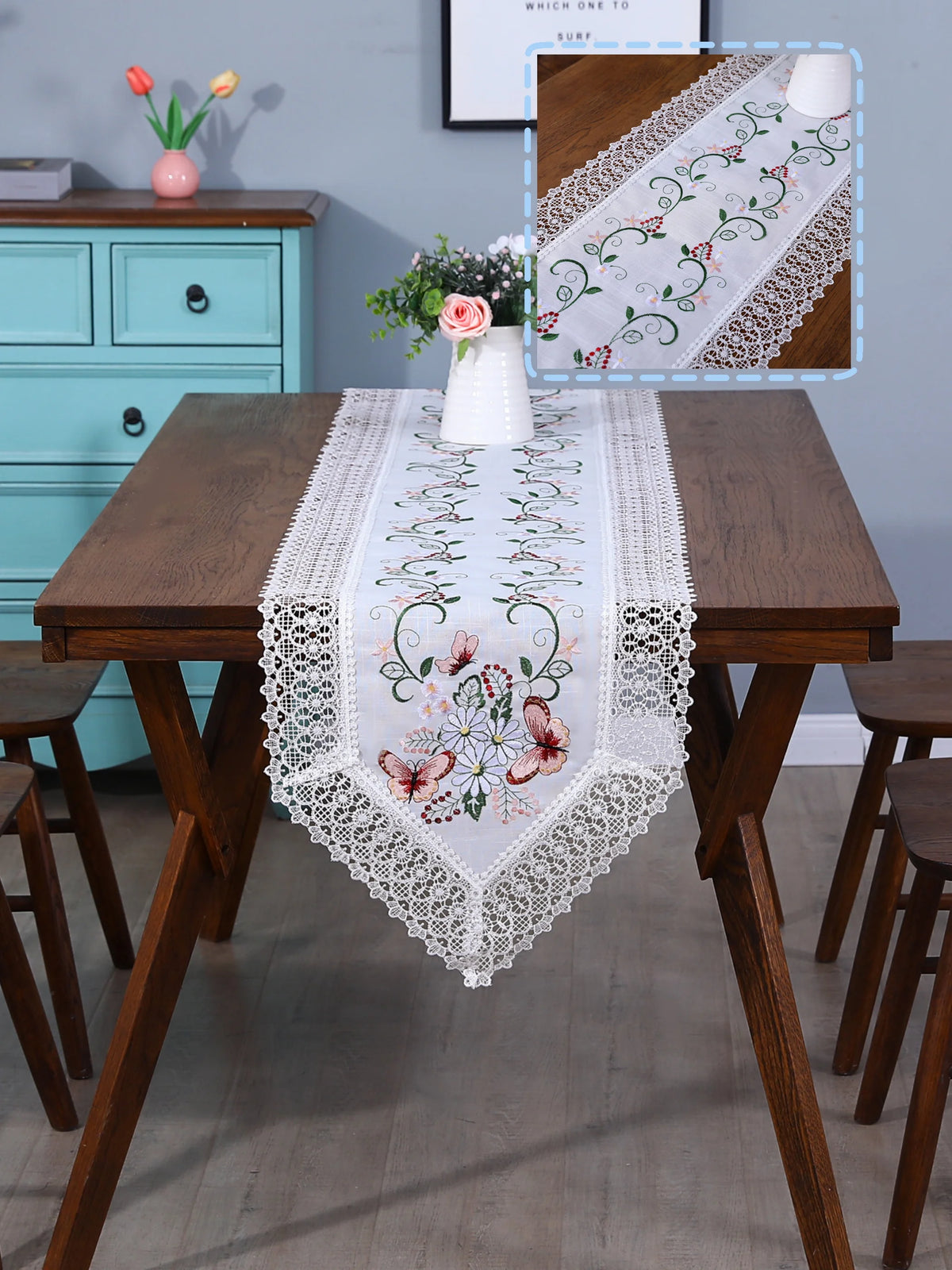 nappe brodée papillons motifs floraux bordure dentelle semi transparente blanc crème verte rouge automne