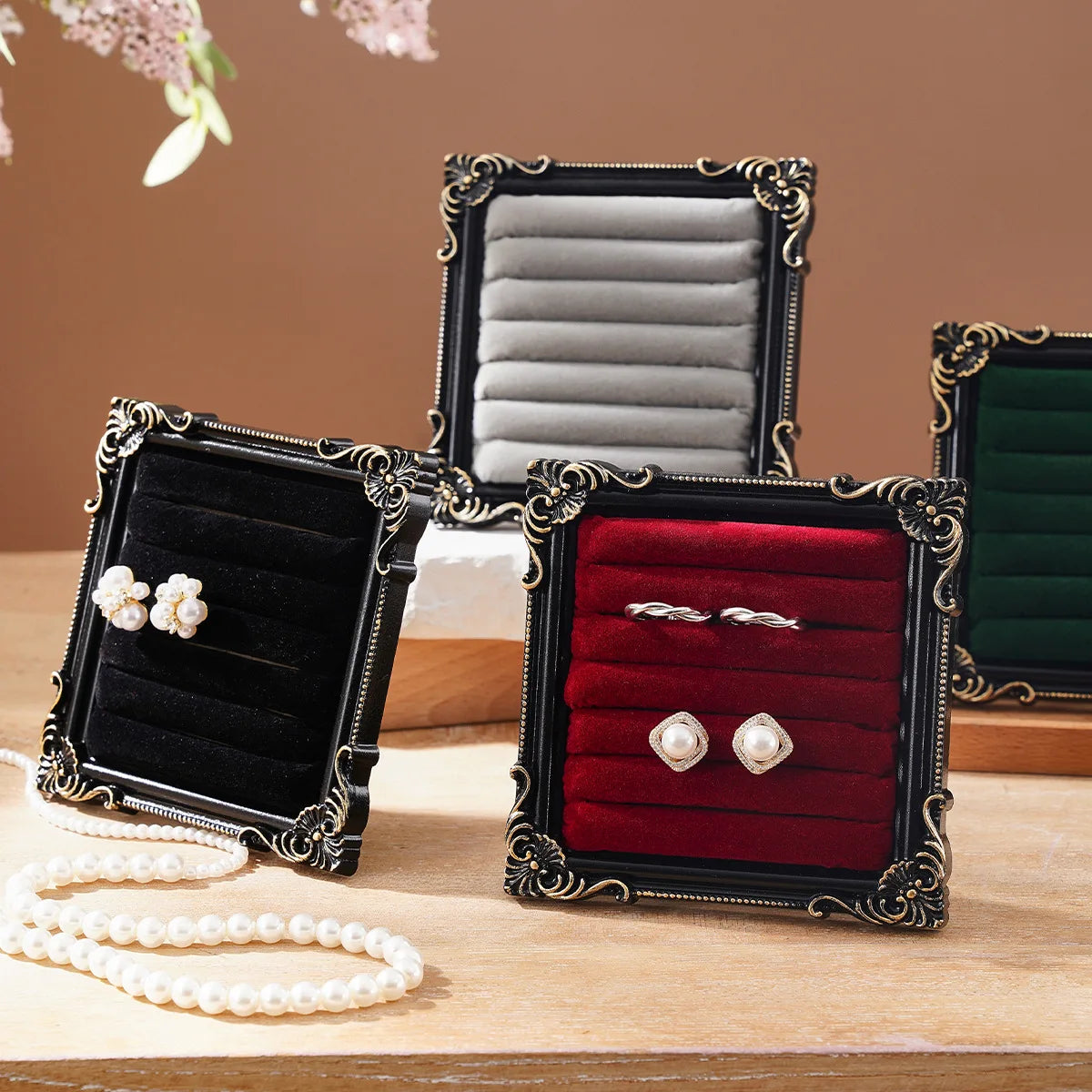 présentoir bijoux bois velours classique vert blanc rouge gris noir femmes