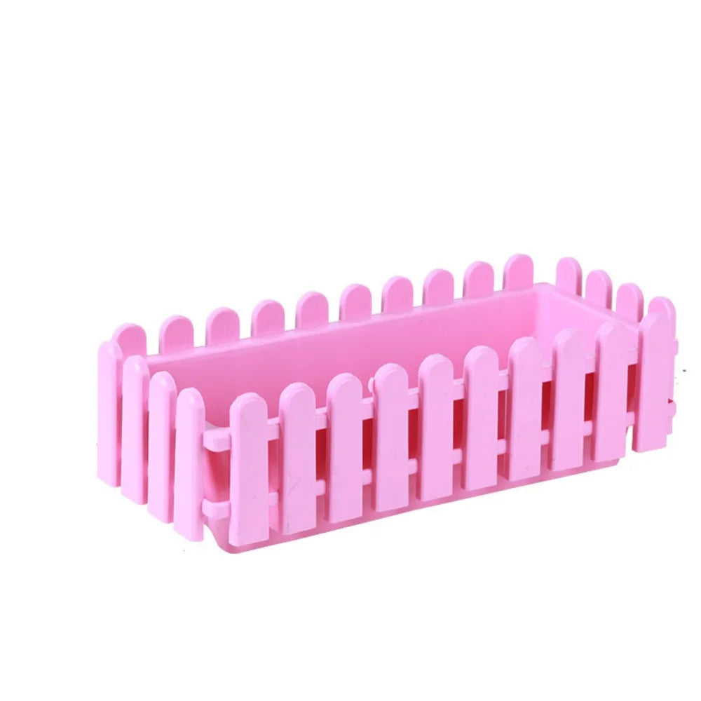 Bacs fleurs modernes cloture piquets couleurs vert bleu violet rose