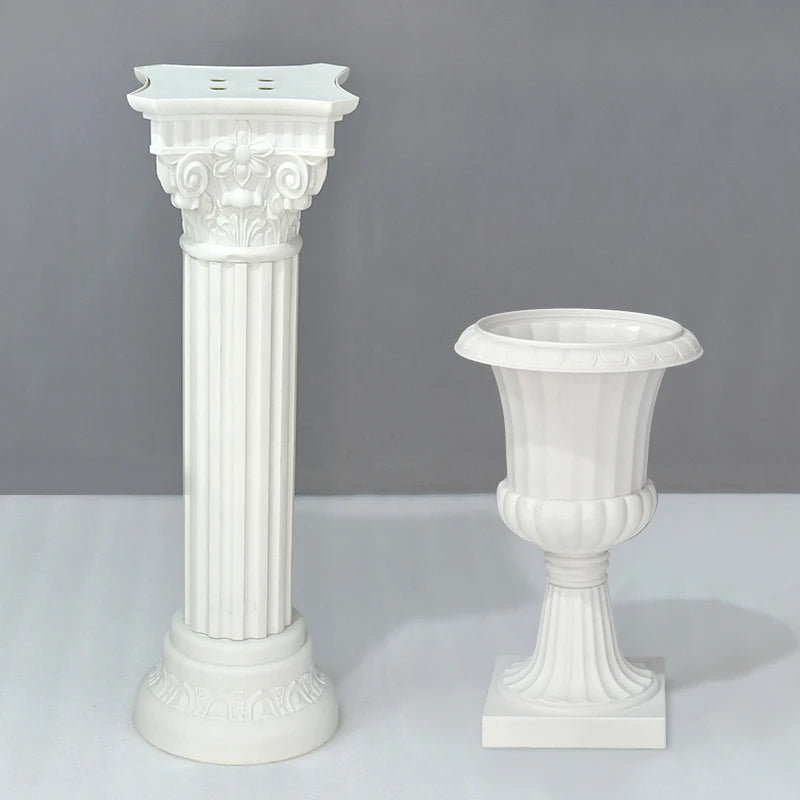 décorations extérieures colonnes romaines blanches vases ornements classiques fêtes anniversaires mariageextérieur