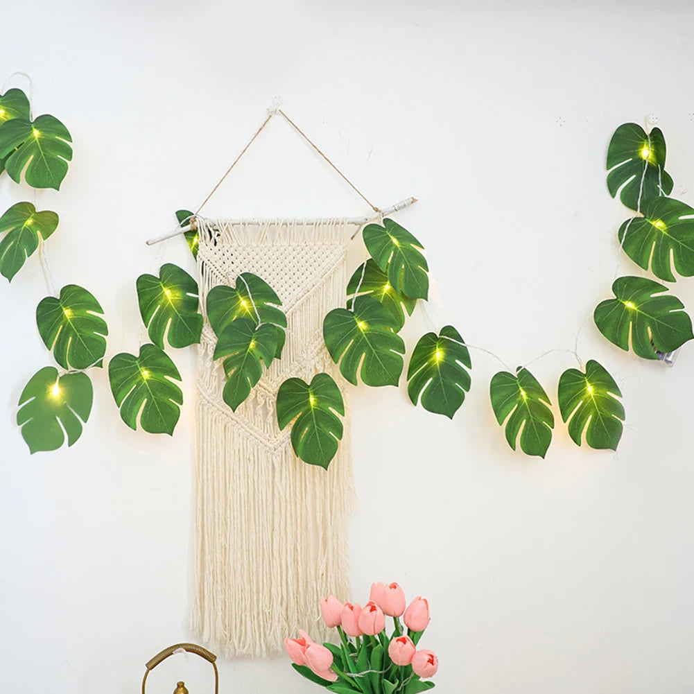 guirlande feuilles vertes led festives decoration feuille monstera lumiere jaune deco mur plantes artificielles