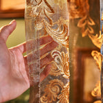 rideaux semi transparents brodés motifs floraux baroque luxueux salon fenêtre française