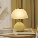 lampe table classique blanc crème texture ondulée flux lumineux led moderne chambre coucher usb