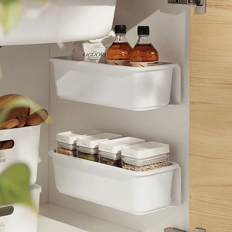 boîtes rangement adhésives blanc poignées intégrées moderne minimaliste cuisine salle bain