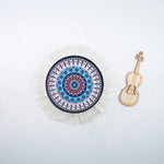 serviettes table multicolores mandala franges blanches ethnique boho chic violon miniature bois