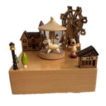 boîte musique bois naturel vintage personnages animaux arbre cabane enfants jouet décoratif