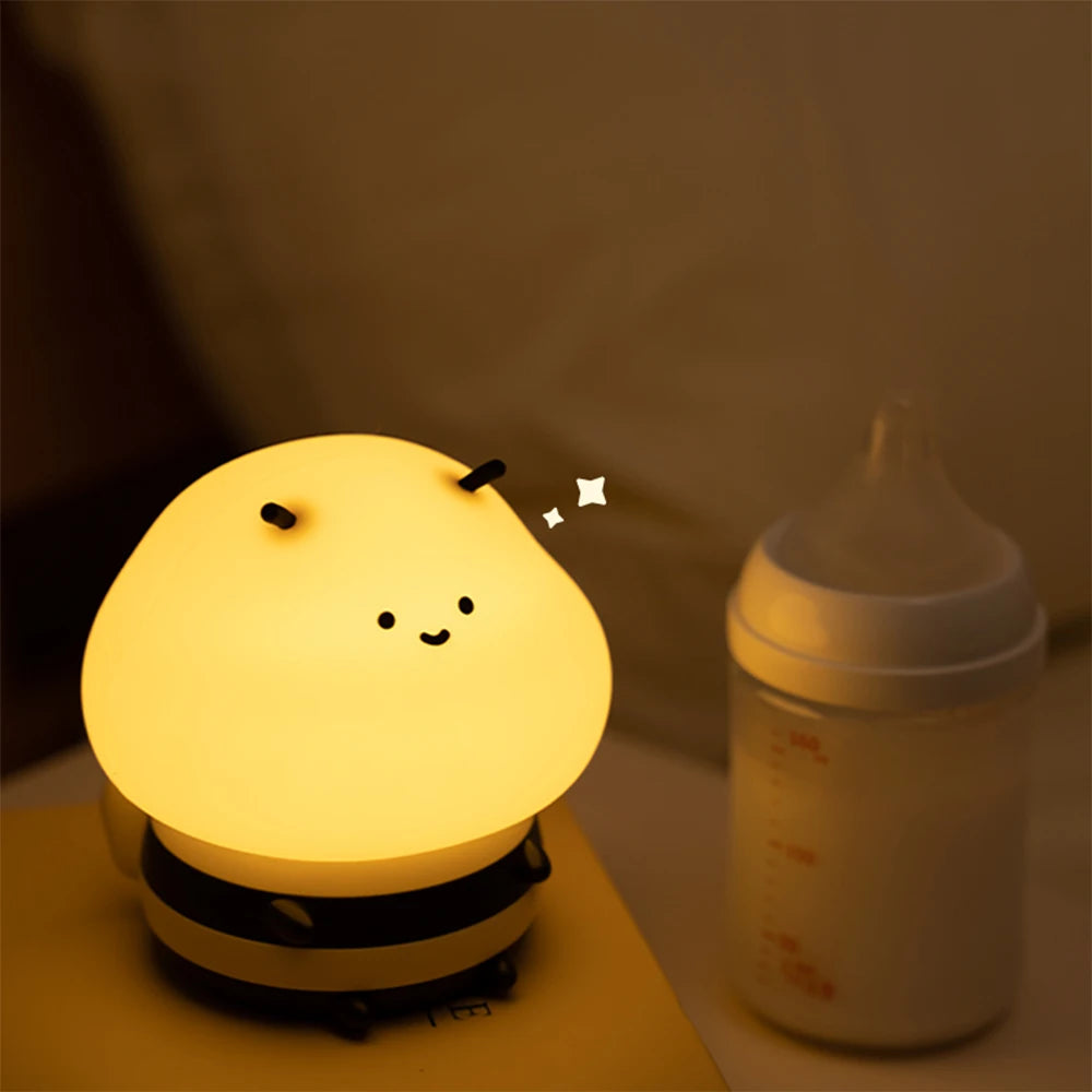 veilleuse table animée abeille souriante antennes noires moderne chambre enfants blanc noir led rechargeable