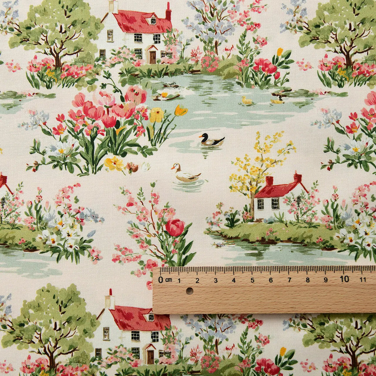 tissu coton imprimé floral vintage motifs champêtres opaques bricolage popeline 145cm DIY
