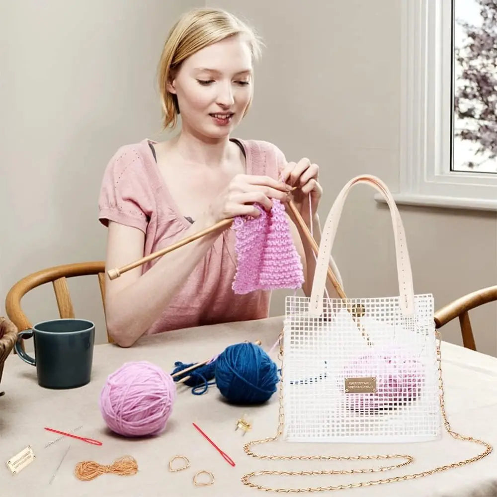 sac main blanc translucide maille fine moderne chaîne métallique poignée caoutchouc