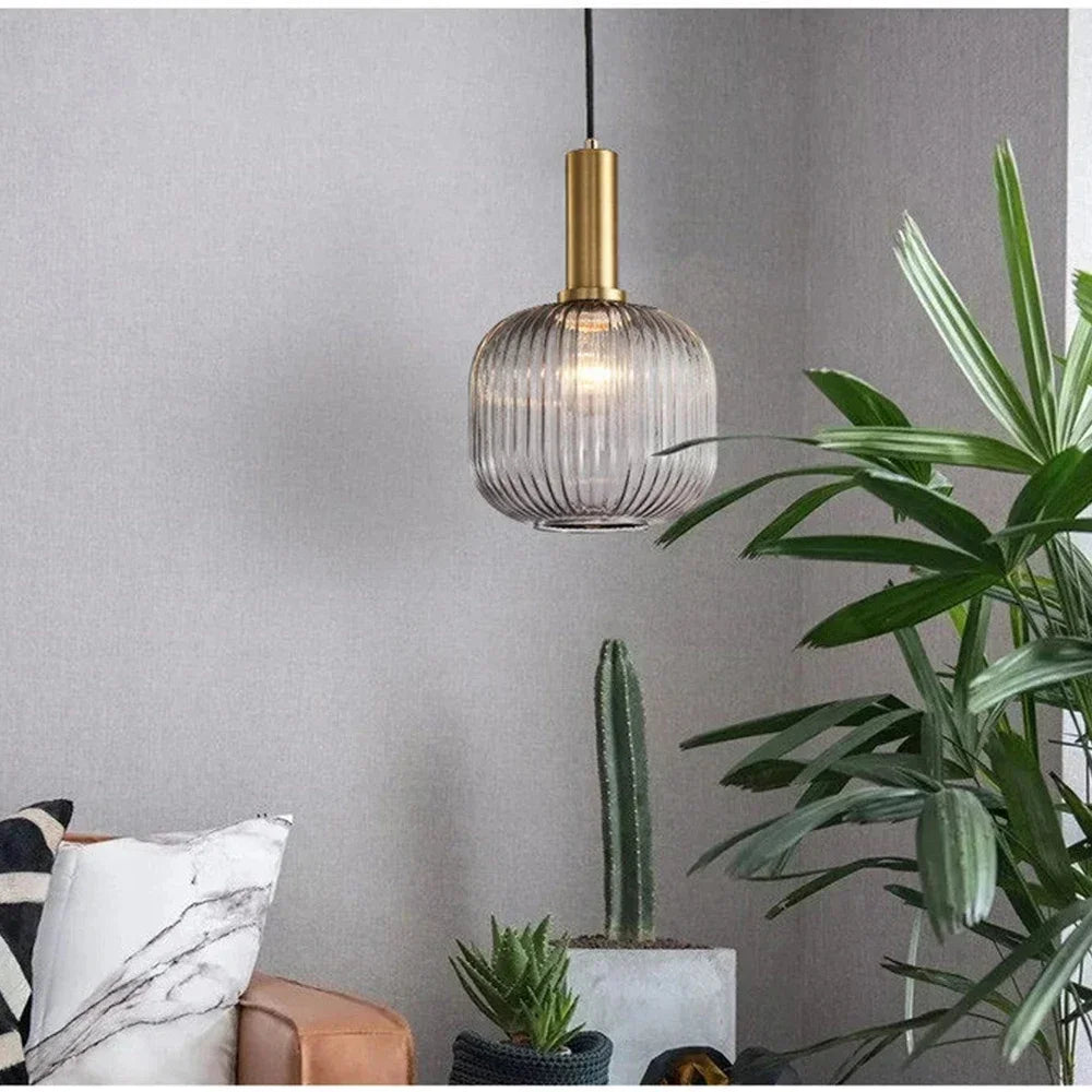Suspension lumineuse moderne vert gris doré rayures verticales opaques câble noir E27