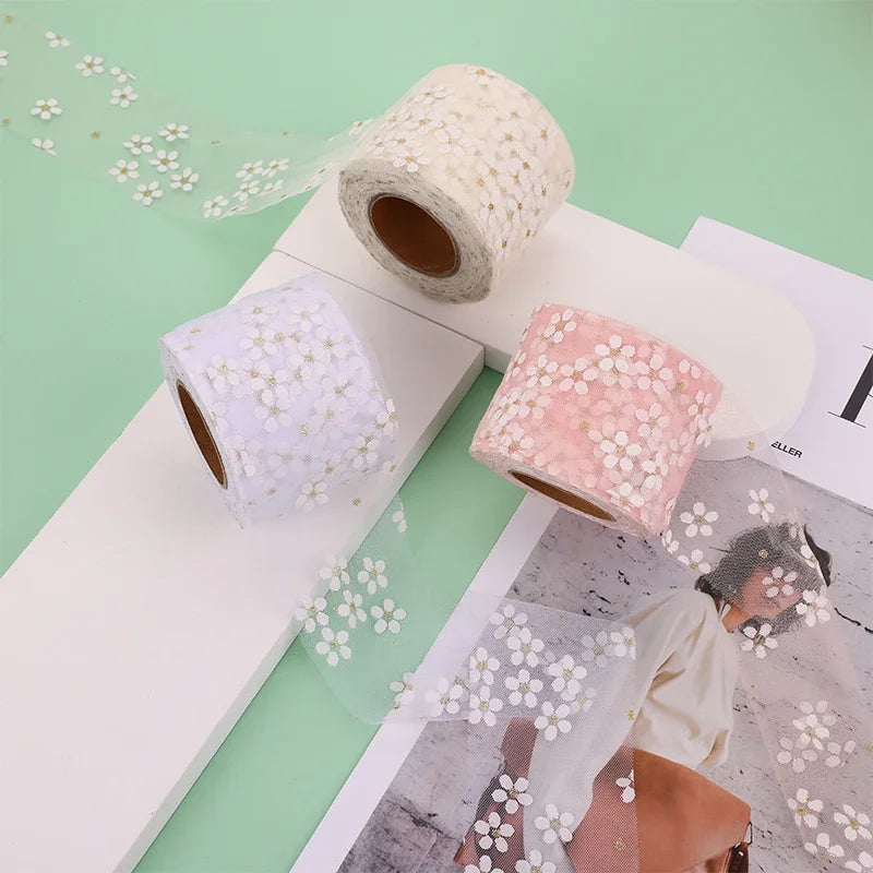 ruban decoratif fleurs blanches violet bleu clair rose vert clair adhésif polyester elasthanne 6cm