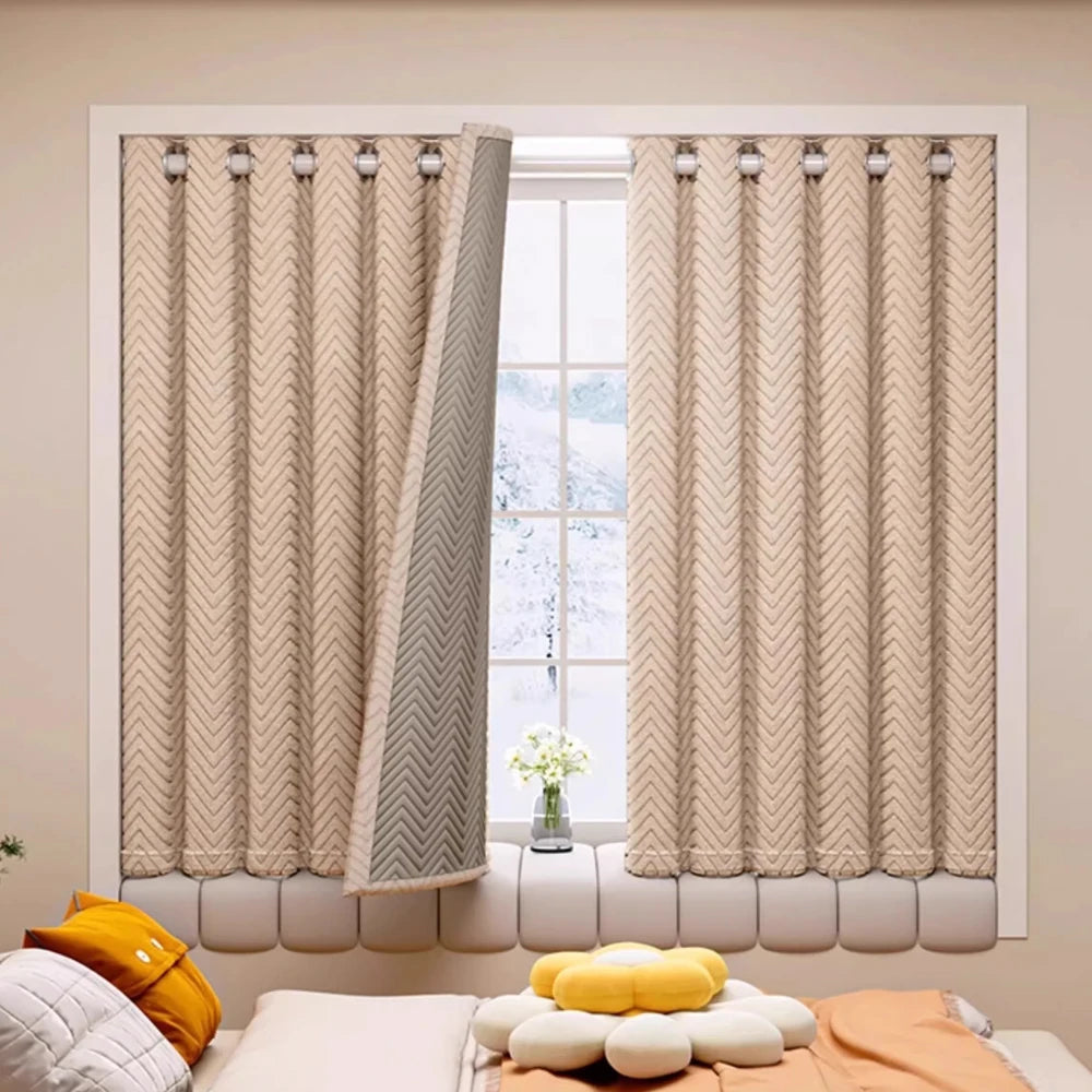 rideau moderne rayures diagonales beige clair gris clair doublure velours isolation thermique lumière opaque