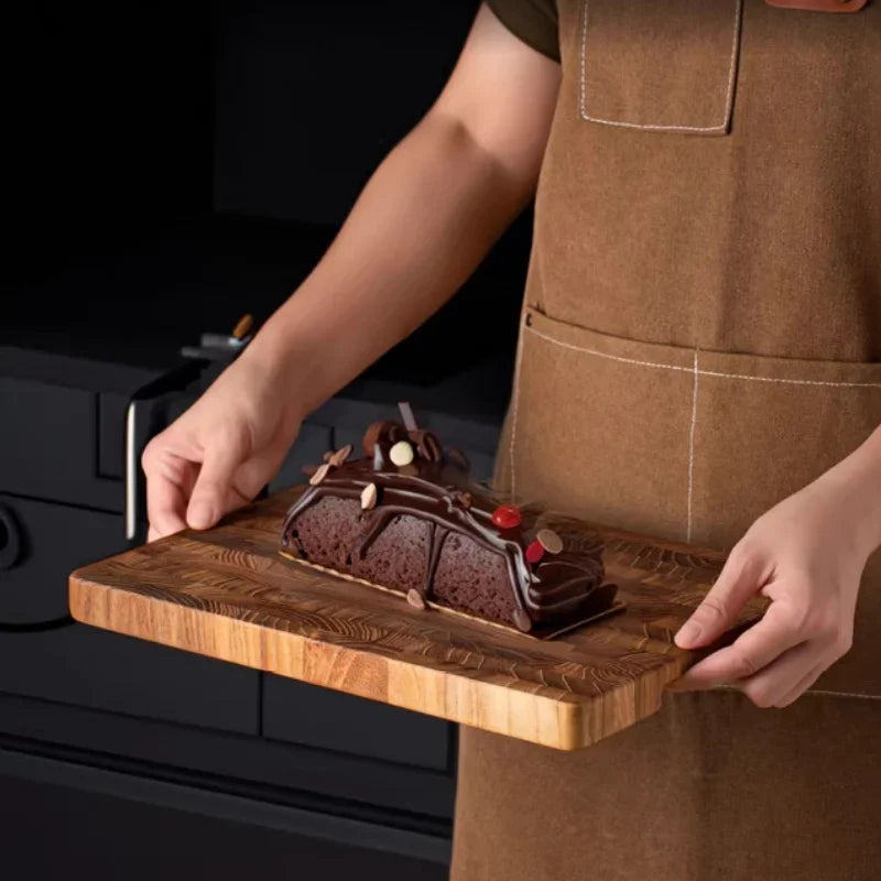 planches découper bois teck durable élégante cuisine préparation aliments rectangle marron clair herbes bol
